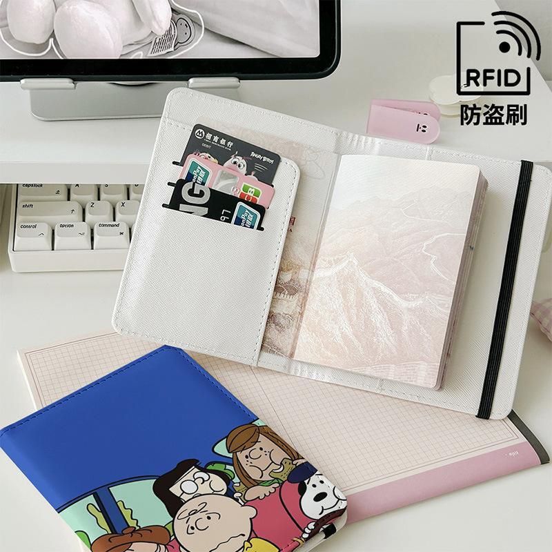 Snoopy Cute Passport Holder Pr - Travel Accessories Overseas 评论和价格